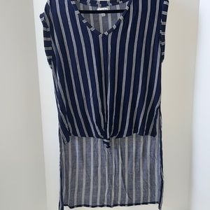 Woman’s high/low blouse
